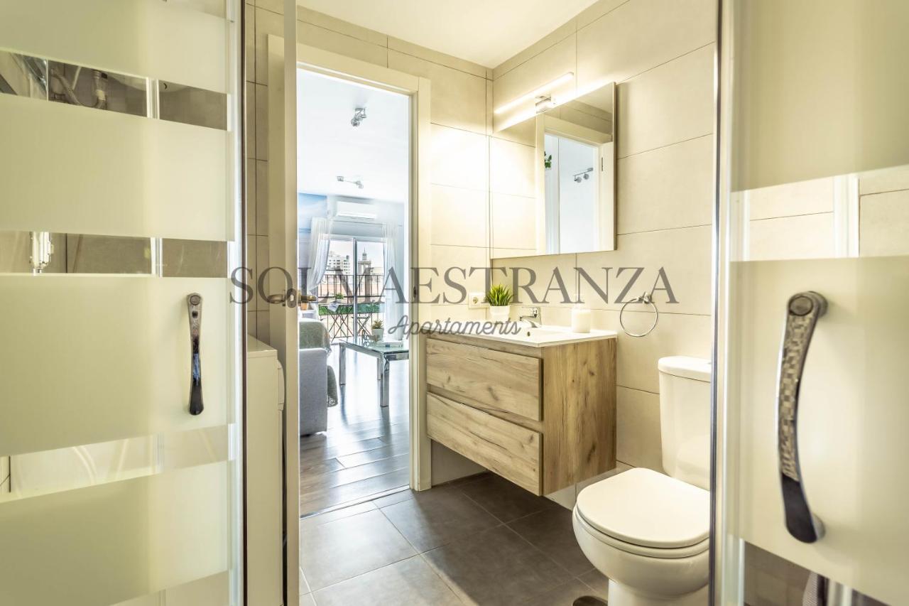 Atarazanas Apartment By Sol Maestranza Malaga Ngoại thất bức ảnh