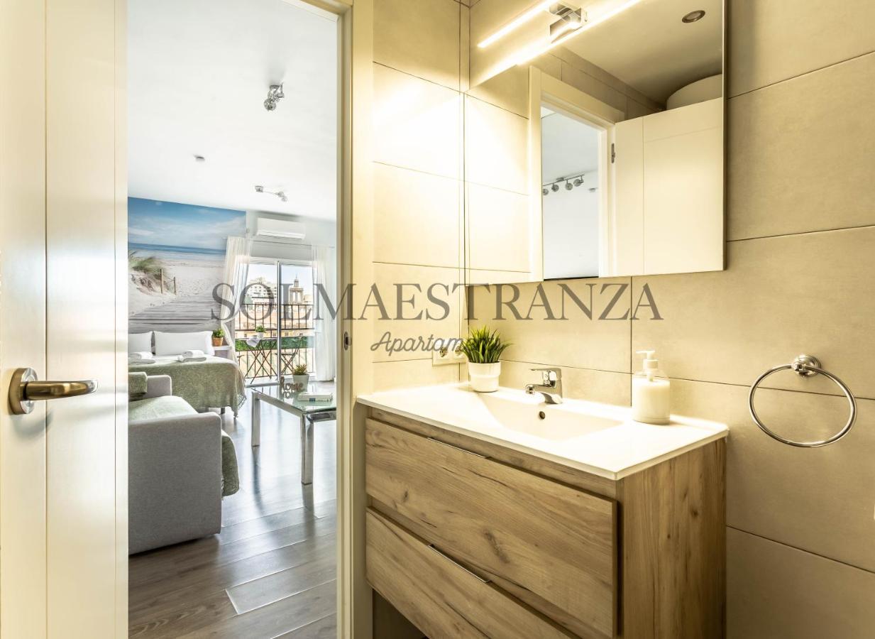 Atarazanas Apartment By Sol Maestranza Malaga Ngoại thất bức ảnh